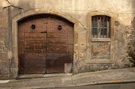 Oude deuren in centrum van Autun, Frankrijk van Joost Adriaanse thumbnail