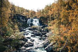 Waterfall in Swedish Lapland by Expeditie Aardbol