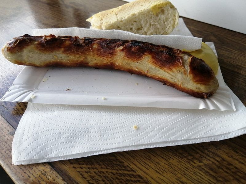 Eine Bratwurst bitte. von Norbert Sülzner