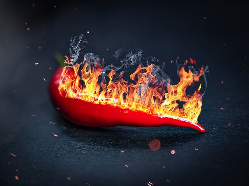 Piments rouges piquants avec feu par Mustafa Kurnaz