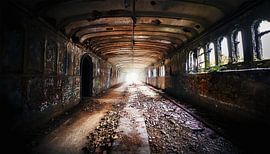 Tunnel met zonnestralen