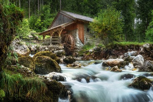 Gollinger molen aan de waterval in Tirol