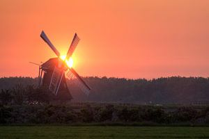 Windmühle bei Sonnenuntergang von Volt