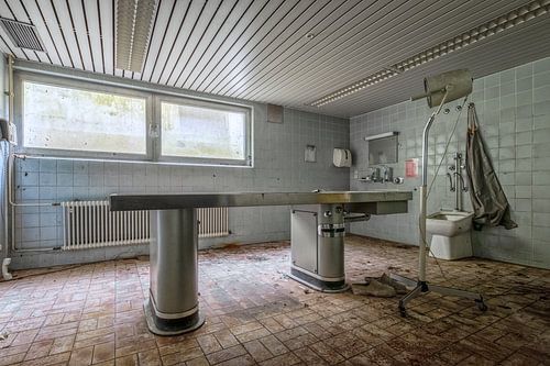 Lichttafel in een verlaten ziekenhuis