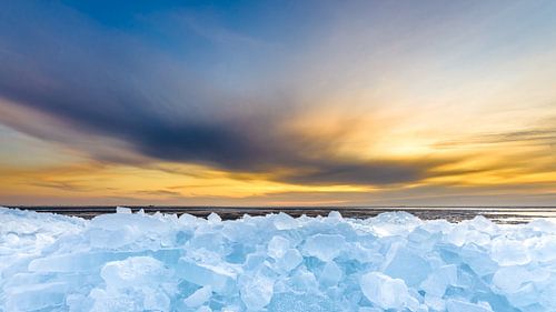 Drifting ice of the IJsselmeer stacked near Urk, holland by Fotografiecor .nl