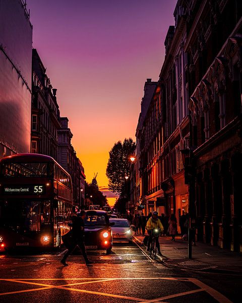 London von Hello Pompoyo