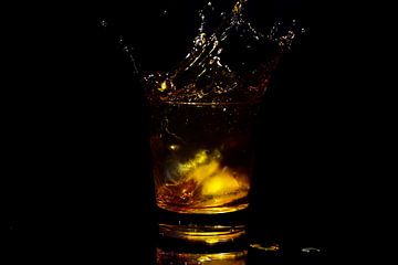 Whiskey-Spritzer mit Eis von Eye on You