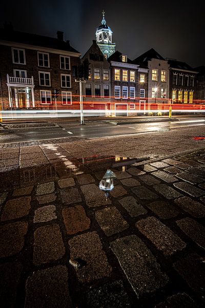 Soirée atmosphérique sur l'IJsselkade à Deventer par Fotografiecor .nl