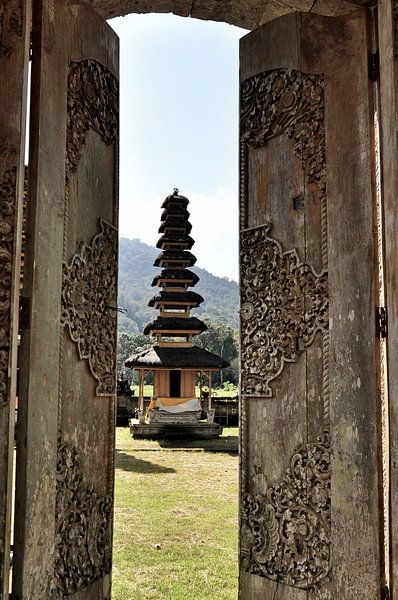 Carved portal and traditional pagoda in Munduk by Frank Photos