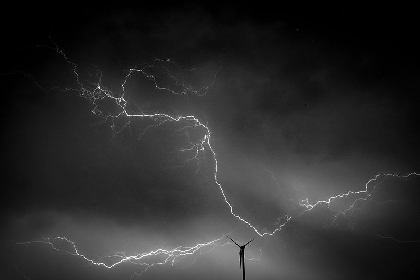 Lightning night sky by Thomas Gunst