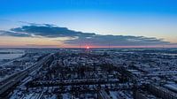 Schöne rote Sonne bei Sonnenaufgang von Dutch Drone Shots Miniaturansicht