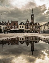 Amersfoort, der Hof (von einer Regenpfütze aus gesehen) von Marlous en Stefan P.