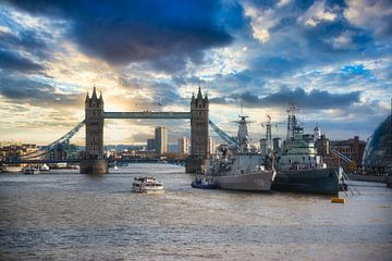 Tower bridge by Marco & Lisanne Klooster