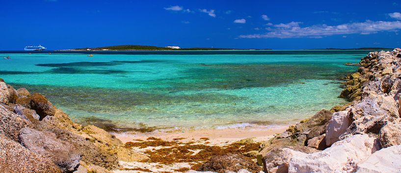 Coco-Cay private beach, Bahamas by Yevgen Belich