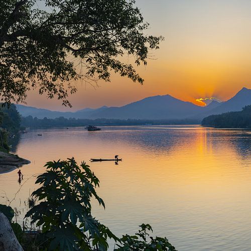Zonsondergang op de Mekong bij Luang Prabang in Laos