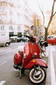 Vespa rouge - style rétro