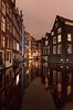 Nachtzicht op gracht Amsterdam van Ronald Huiberse thumbnail