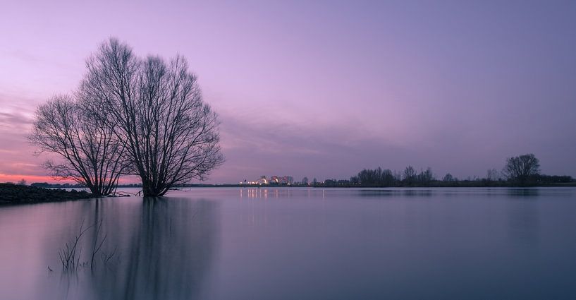 After sunset at the Amerongen weir and lock complex by Moetwil en van Dijk - Fotografie