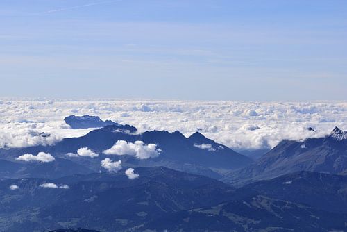 Mer de nuages au dessus des Alpes