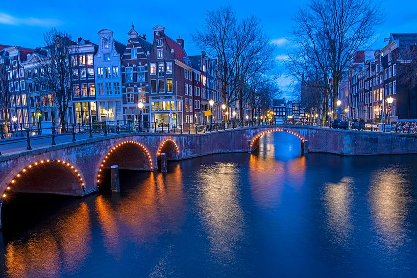 Stadsgezicht van Amsterdam aan de Keizersgracht bij avond van Eye on You