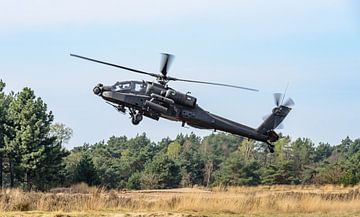 Boeing AH-64 Apache gevechtshelikopter van de KLu. van Jaap van den Berg