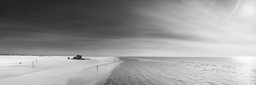 Strand bij St. Peter Ording in zwart-wit van Manfred Voss, Zwart-Wit Fotografie