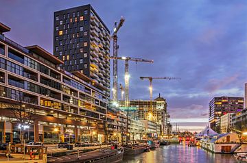 Rotterdam, Wijnhaven in het blauwe uur van Frans Blok