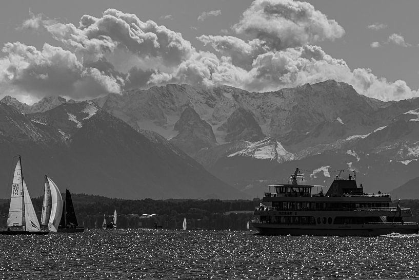 Berge am Starnberger See von Oguz Özdemir