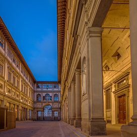 Florenz, Platz bei den Uffizien in der blauen Stunde von Maarten Hoek