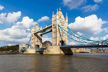 London Tower Bridge by Frank Herrmann