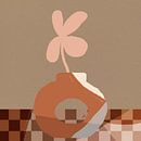 Roze klaver in vaas. Boho Retro Abstract stilleven. van Dina Dankers thumbnail