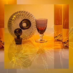 Nature morte avec du verre en jaune. 2