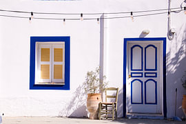 Kos – Blauw en wit in het zonlicht van The Hazel Perspective