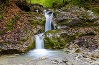 Wasserfall im Herbst