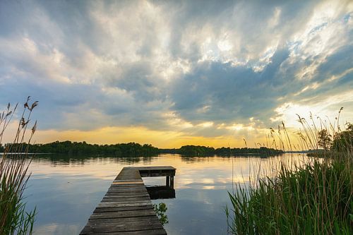 Steiger Paterswoldsemeer tijdens zonsondergang