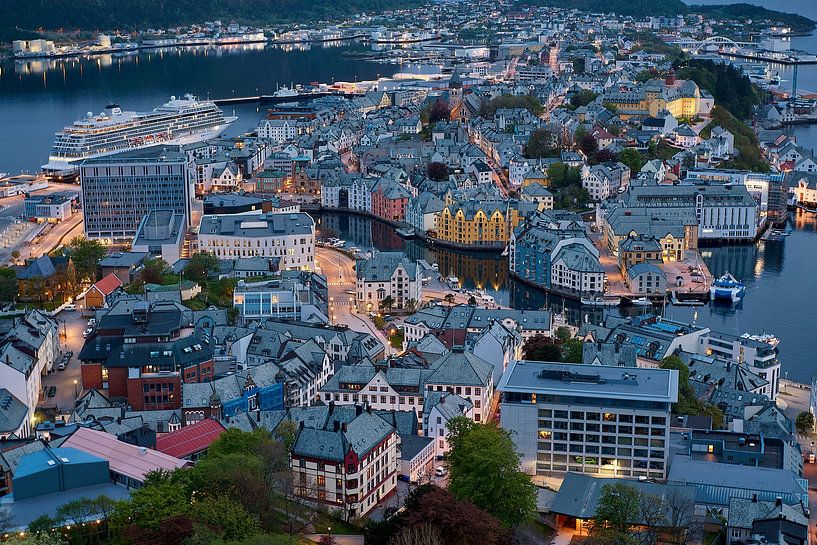 Evening view of the centre of Ålesund from Aksla Mountain, Norway by qtx