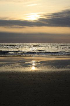 Zonsondergang Zandvoort van Pamela Fritschij