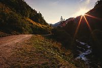 Coucher de soleil de rêve dans les montagnes