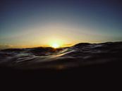 Zonsondergang op zee van Tomas Grootveld thumbnail