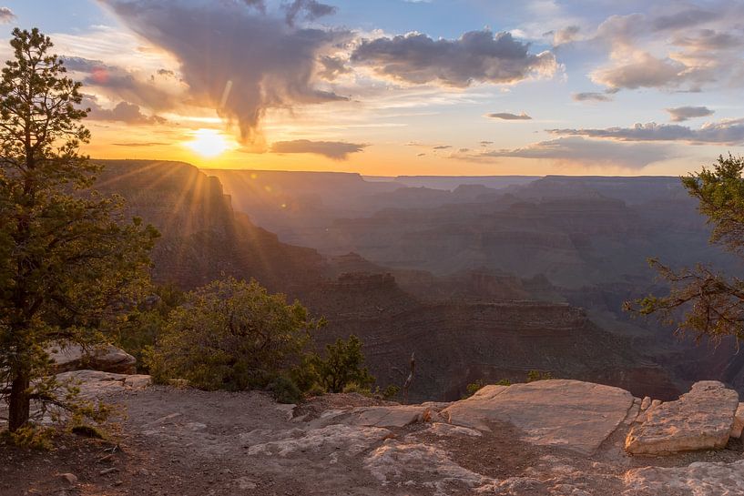 Sonnenuntergang am Grand Canyon in Amerika von Linda Schouw