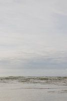 La mer dans de jolies teintes pastel, une photo tranquille de la mer du Nord