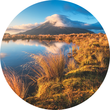 Nieuw-Zeeland Mount Taranaki zonsopgang van Jean Claude Castor