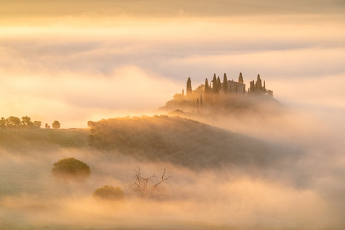 Agriturismo boven de mist