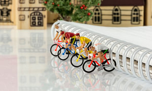 mini puppets cycling game