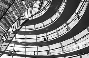 Le dôme du Reichstag à Berlin sur Marian Sintemaartensdijk