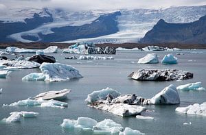 Island, der Gletschersee Jokulsarlon mit vielen Eisblöcken.
