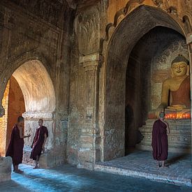 Three Monks van Johan Ensing