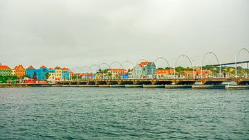 Pontjesbrug Willemstad, Punda, Curacao van Willem Koenes