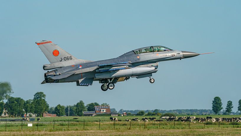 Royal Air Force F-16 Orange Jumper. von Jaap van den Berg
