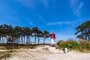 Le phare de Gellen sur l'île de Hiddensee sur Rico Ködder